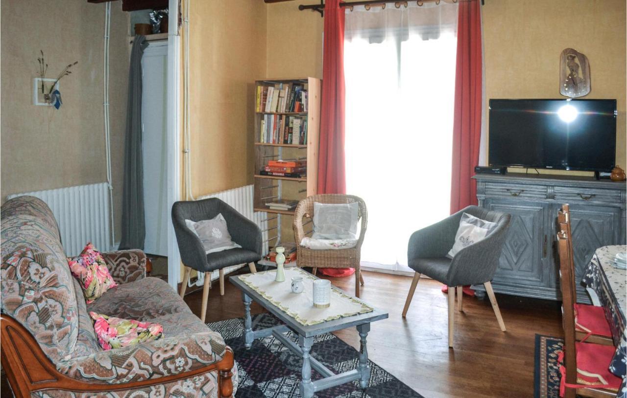 Stunning Home In Biras With Kitchenette מראה חיצוני תמונה