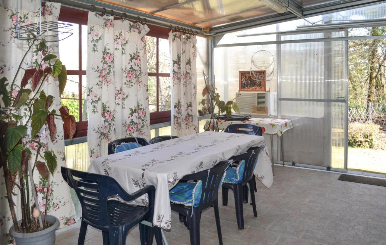 Stunning Home In Biras With Kitchenette מראה חיצוני תמונה